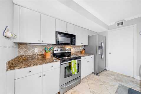 6917 Collins Ave, Miami Beach, FL 33141
