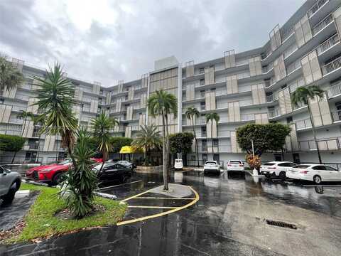20400 W Country Club Dr, Aventura, FL 33180