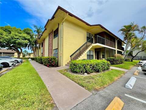 10029 Winding Lake Rd, Sunrise, FL 33351