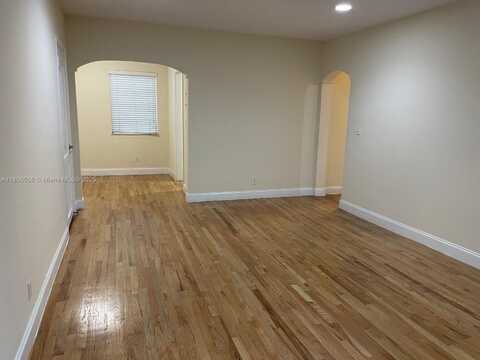 815 W 40 Street, Miami Beach, FL 33140