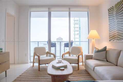 1300 Brickell Bay Dr, Miami, FL 33131