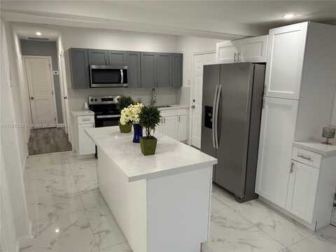 1850 NW 55th St, Miami, FL 33142