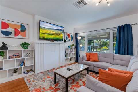 820 SW 26th Rd, Miami, FL 33129