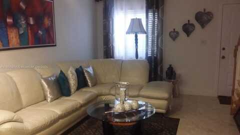 680 NW 82nd Pl, Miami, FL 33126
