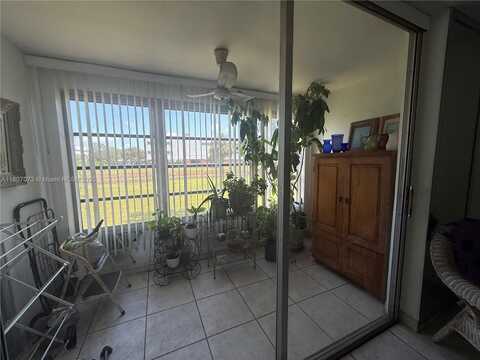 8021 N Sunrise Lakes Dr, Sunrise, FL 33322