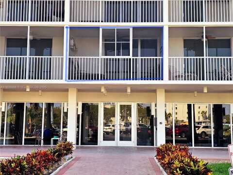 3 bluebill ave, Naples, FL 34108