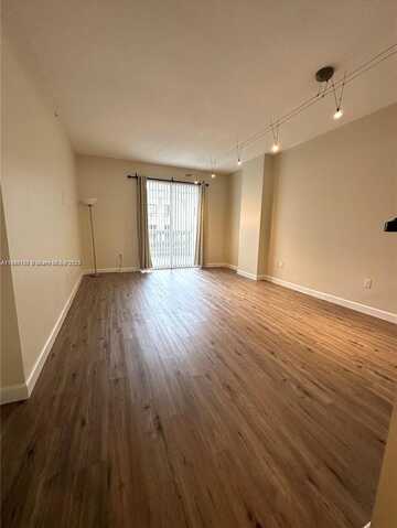 10 Aragon Ave, Coral Gables, FL 33134