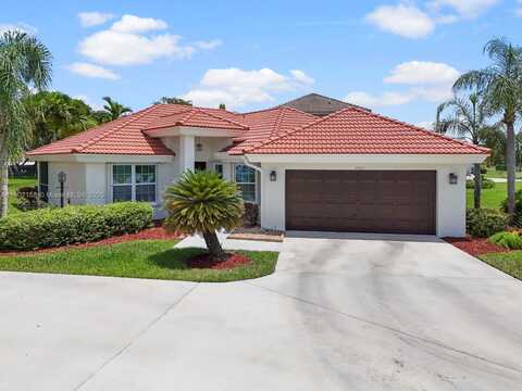 2703 Augusta Dr, Homestead, FL 33035