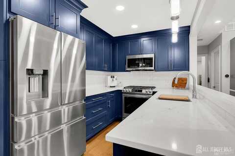 1111 Harbour Club Drive, Parlin, NJ 08859