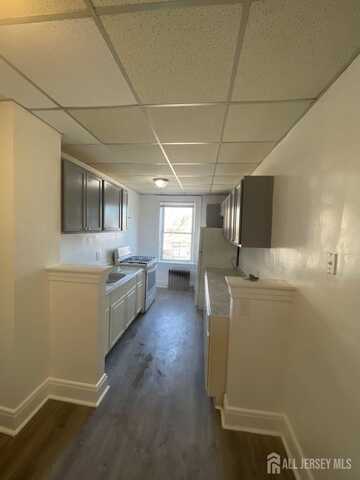 110 Market Street, Perth Amboy, NJ 08861