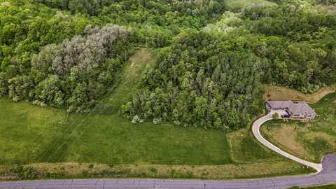 26 Stone Hill Rd, La Crosse, WI 54601