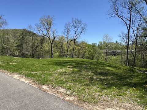 Hickory Ln, La Crescent, MN 55947