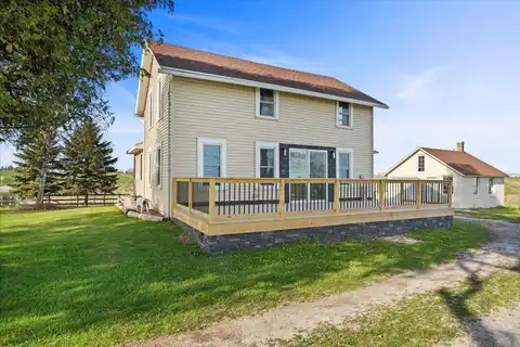 9027 Frontage Rd, Oostburg, WI 53070