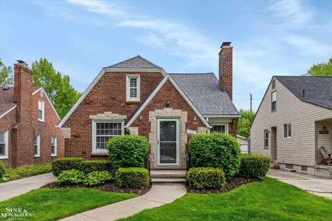 1576 Roslyn, Grosse Pointe Woods, MI 48236