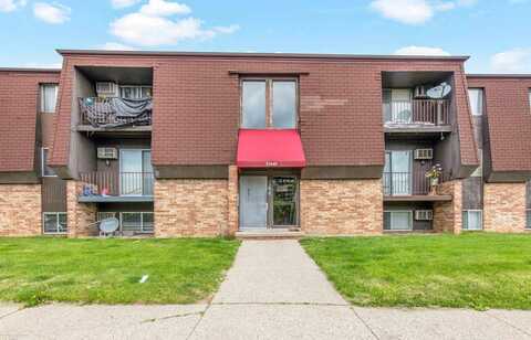 21640 Hillside #3C, Clinton, MI 48035
