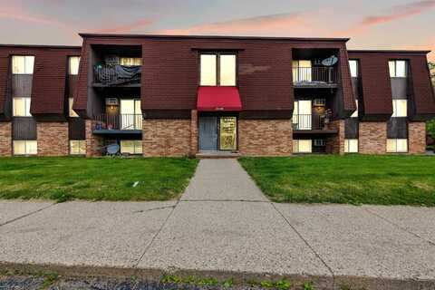 21640 Hillside #3C, Clinton, MI 48035