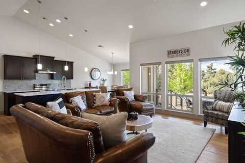 126 Highland Meadow Loop, Redmond, OR 97756