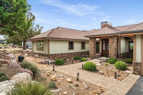 10715 Rockside Court, Redmond, OR 97756
