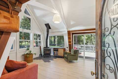310 Sunny Patch LN, BEN LOMOND, CA 95005