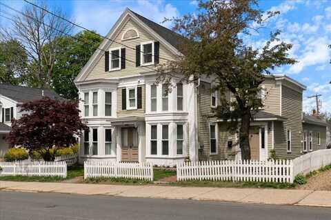 87 Friend St, Amesbury, MA 01913
