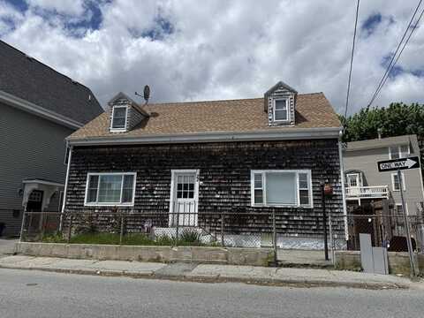 22 Taylor St, Gloucester, MA 01930