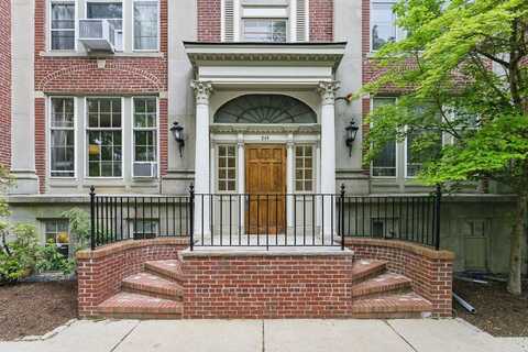 240 Brattle St, Cambridge, MA 02138