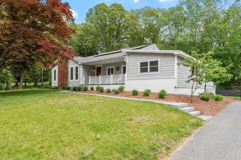 130 Robin Hill Rd, Chelmsford, MA 01824