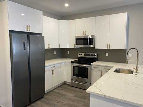 32 Norwood St, Boston, MA 02122