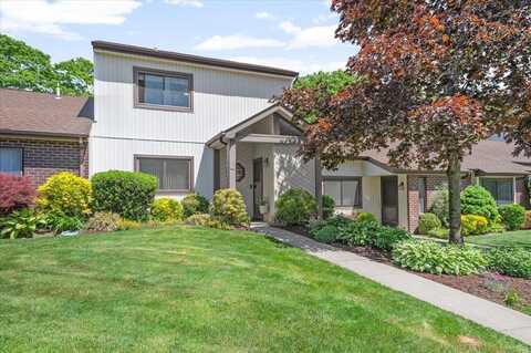10 Sheila Court, Holtsville, NY 11742
