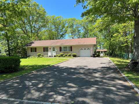 662 Gillette Avenue, Bayport, NY 11705