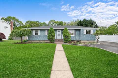 146 Geneva Street, Bay Shore, NY 11706
