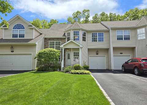 91 Tiffany Court S, Nesconset, NY 11767