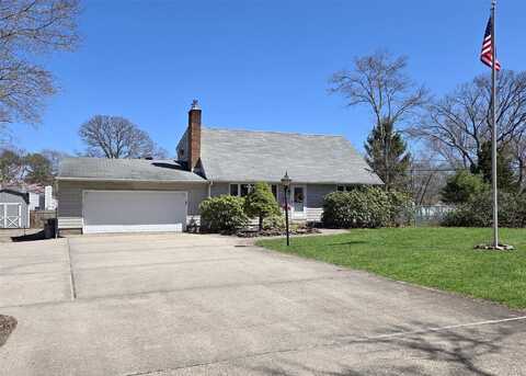 157 Pauls Path, Coram, NY 11727