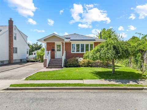 267 10th Street, Bethpage, NY 11714