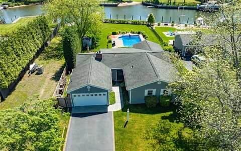9 Harbour Road, Babylon, NY 11702