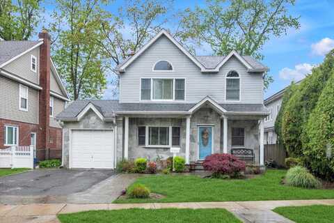 5 Willow Road, New Hyde Park, NY 11040