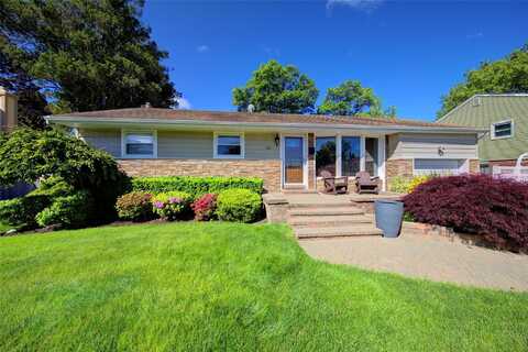 55 Richfield Street, Plainview, NY 11803