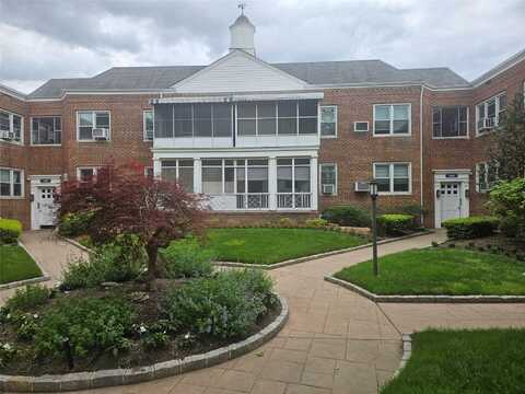 1361 broadway, Hewlett, NY 11557