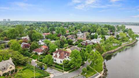 10-08 Shore Road, Douglaston, NY 11363