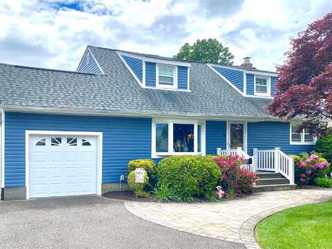 6 Willow Drive, Massapequa Park, NY 11762