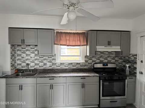 23 Leick Avenue, Carteret, NJ 07008