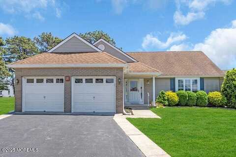 8 Wycombe Court, Toms River, NJ 08757