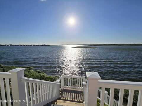 100 Seaview Avenue, Monmouth Beach, NJ 07750