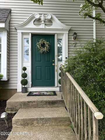 17 Gloucester Court, Freehold, NJ 07728