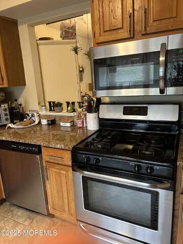 17 Gloucester Court, Freehold, NJ 07728