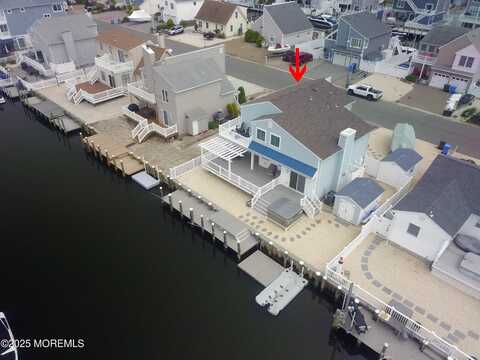 52 Benjamin Boulevard, Manahawkin, NJ 08050