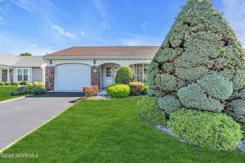 18 Mansfield Avenue, Manchester, NJ 08759