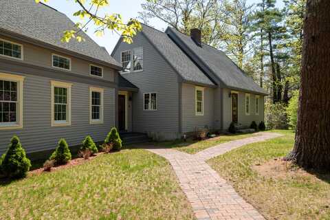 9 Ocean View Circle, Saco, ME 04072