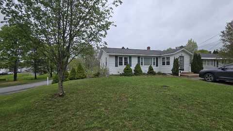 2 Fairview Avenue, Houlton, ME 04730