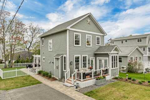125 S Tibbetts Avenue, Wells, ME 04090